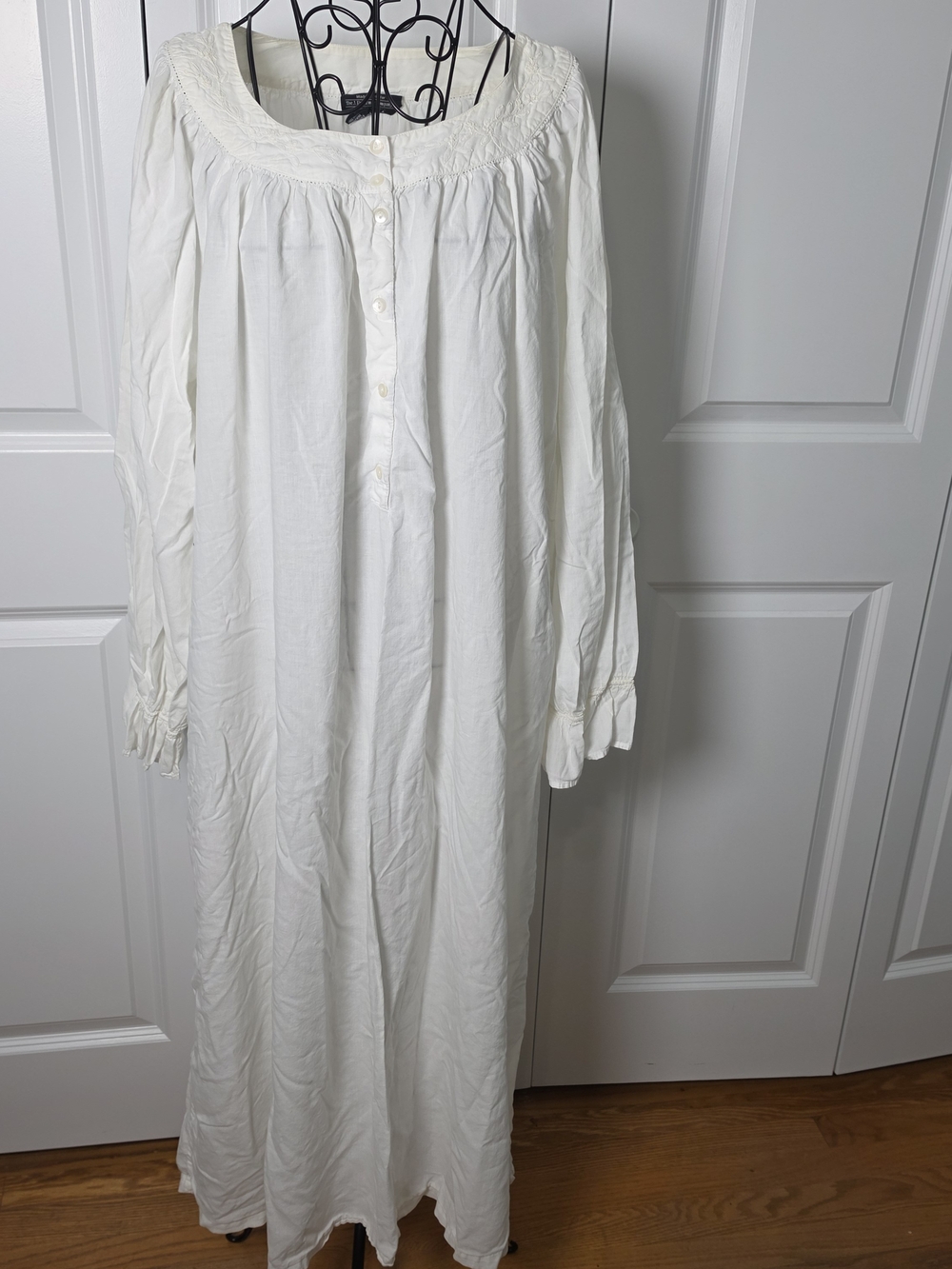 J Peterman Cotton Victorian Nightgown Large White Embroidered Cottagecore